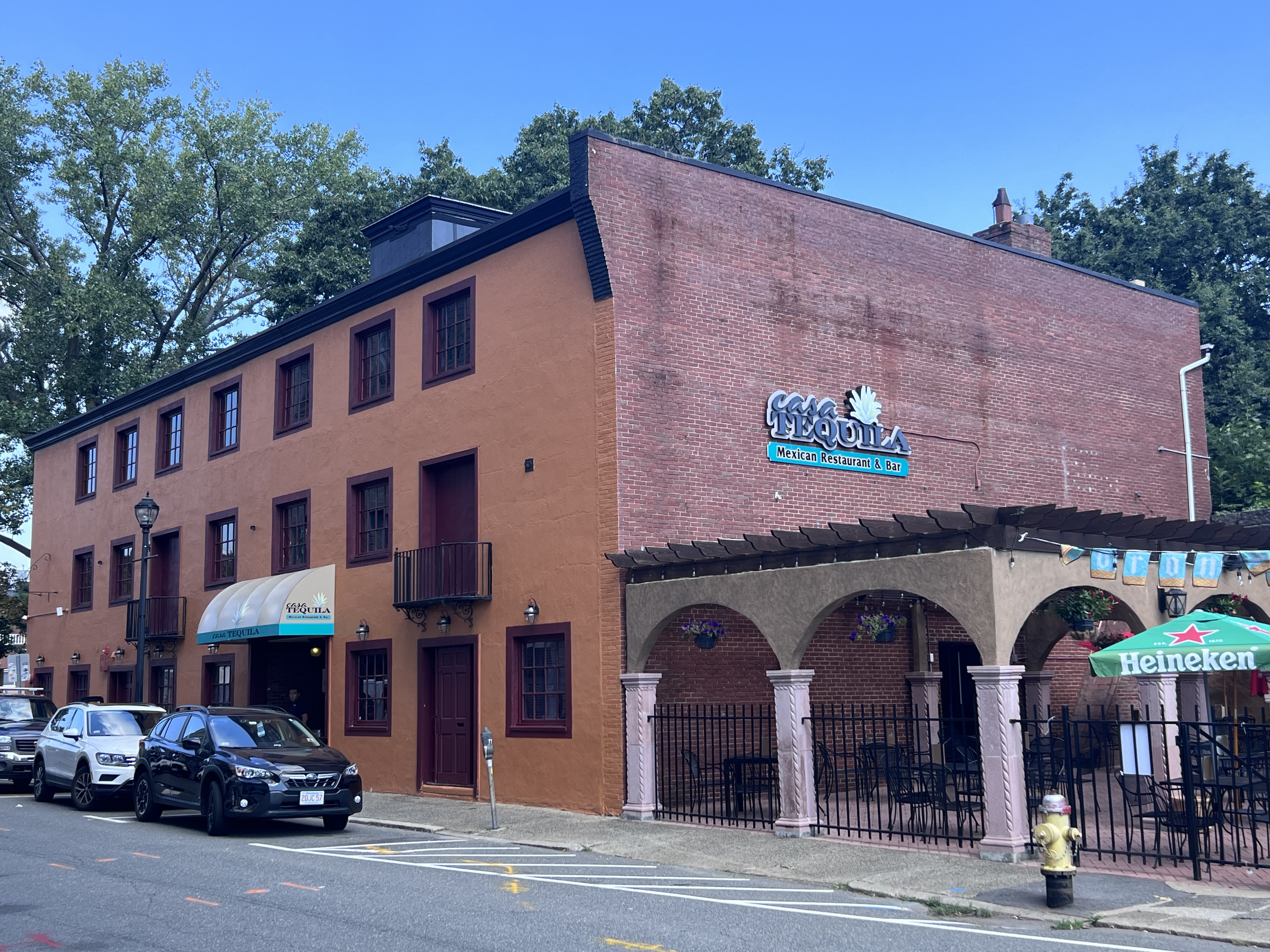 Real Estate & Restaurant Space – Salem