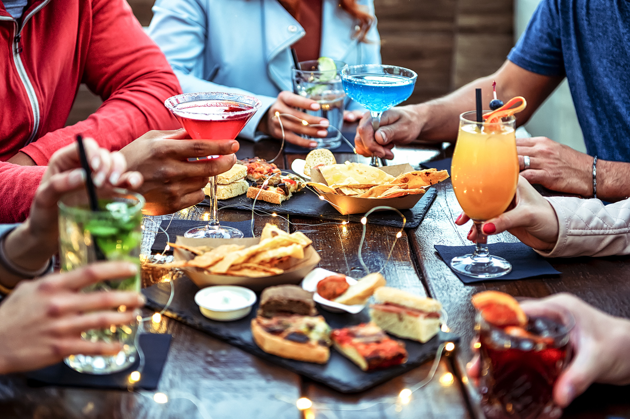 Upbeat, Vibrant Neighborhood Restaurant & bar – South Shore